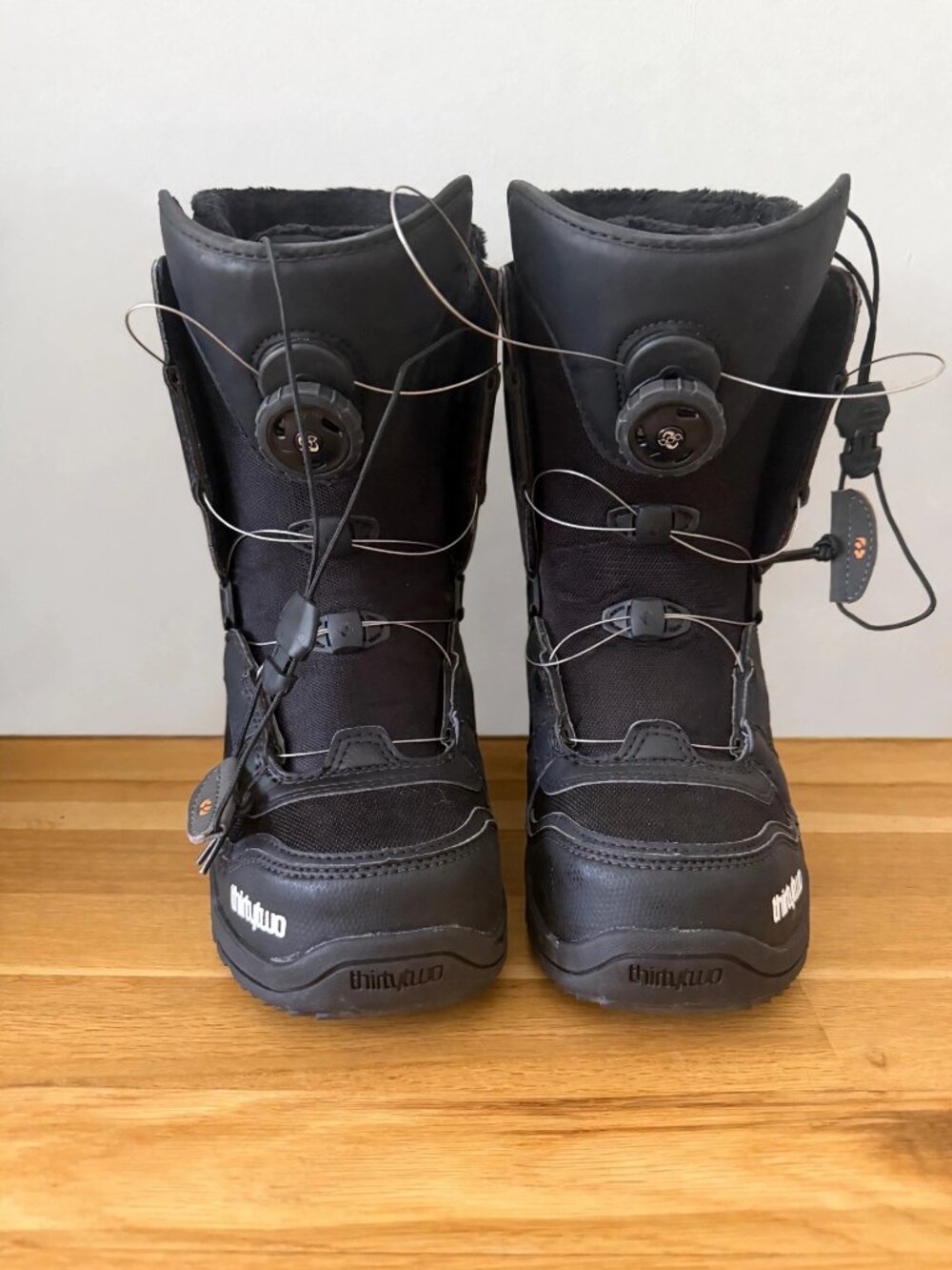 ThirtyTwo Snowboard Boots – BOA Lacing, Size 7.5